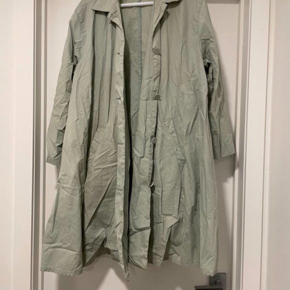 Green trench coat - Picture 1 of 3